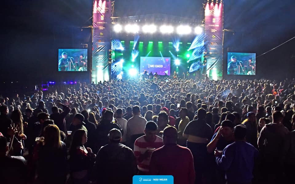 EmbalseC's tweet photo. Una fiesta increíble al lado del lago más grande y más lindo de la provincia de Córdoba‼‼ 🎶🌼
#PrimaveraenEmbalse 2⃣0⃣1⃣9⃣
#ExperienciaEmbalse 📣☀🌸👥🎶🌼 https://t.co/A8ytZAaxbw