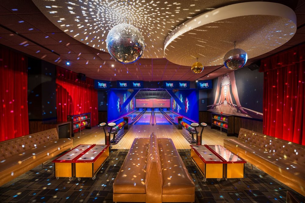 Echelon_Chicago's tweet photo. Bowling, anyone? 🎳 King's Dining &amp; Entertainment offers tasty food, crafty cocktails, &amp; nostalgic gaming to provide the ultimate experience! 📍 Lincoln Park https://t.co/t5LxUjBISM
