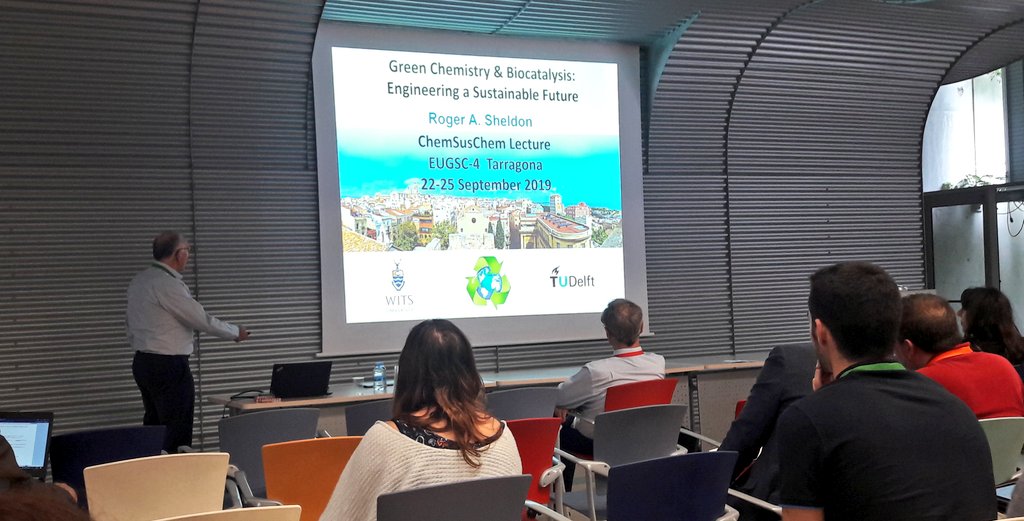 Dr_Katie_J_Lamb's tweet photo. Roger Sheldon is now taking us through the final plenary of the day #GreenChemistry #EUGSC4 https://t.co/6G1qNkldaP