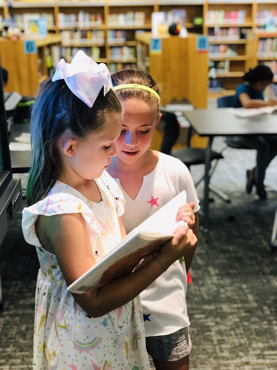 MsGreenReads's tweet photo. More 2nd grade #ReadingCelebration fun! ππβ€οΈ @IsbellPride #IsbellReads #IsbellPride https://t.co/86hQ4OisvD