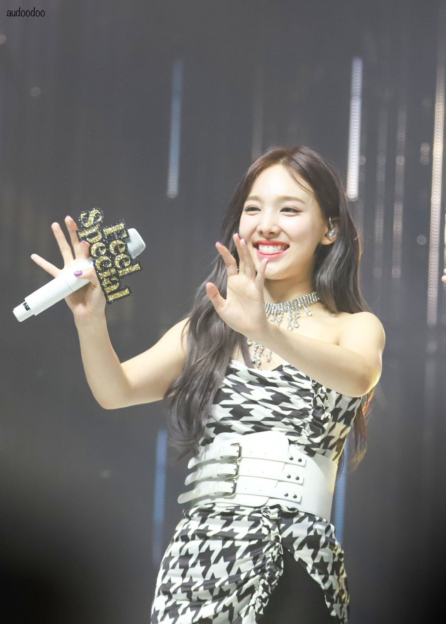 Audoodoo Feel Special Showcase You Are So Very Special To Me 트와이스 Twice 나연 Nayeon ナヨン Feelspecial Nayeon T Co Jsftixjqey Twitter