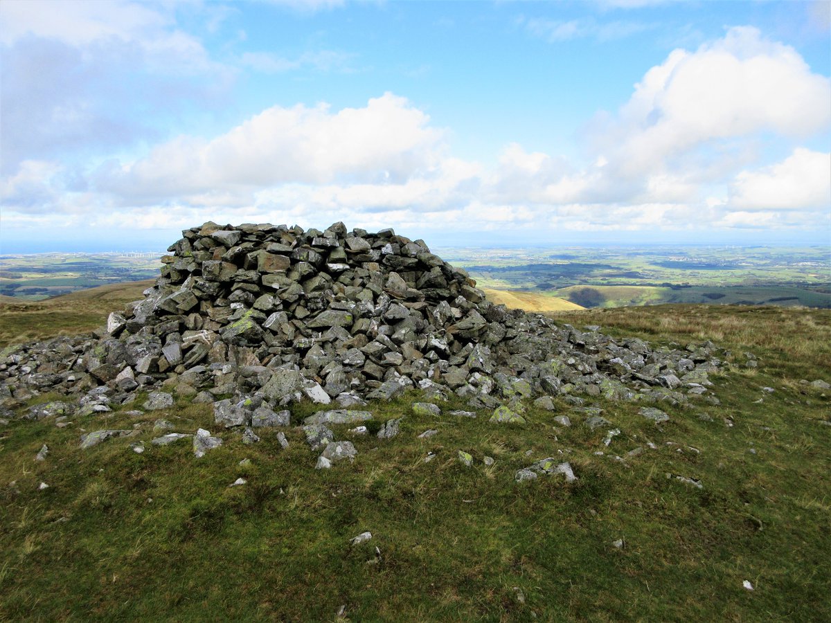 StanLeigh18's tweet photo. Views of #LowFell #DarlingFell #CarlingKnott summit #Whiteside #Grasmoor #OwsenFell summit
Improving weather today on a #BurnbankFell #CarlingKnott #LoweswaterEnd #BlakeFell #SharpKnott #OwsenFell walk from #FangsBrow https://t.co/FD2eMYspW5