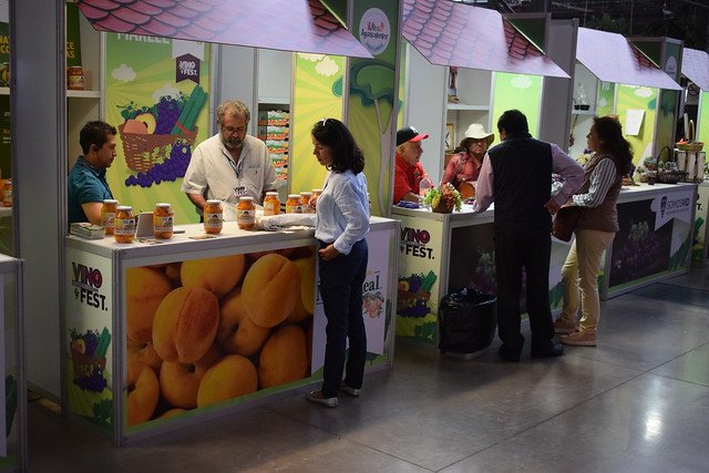SomosLJA's tweet photo. Con la asistencia de más de 100 mil personas, entre locales y visitantes, y una derrama económica de casi 70 mdp cerró la edición del #VinoFest2019 de @Aguascalientes
https://t.co/qQZICM2T58 https://t.co/S3lFq2NPVJ