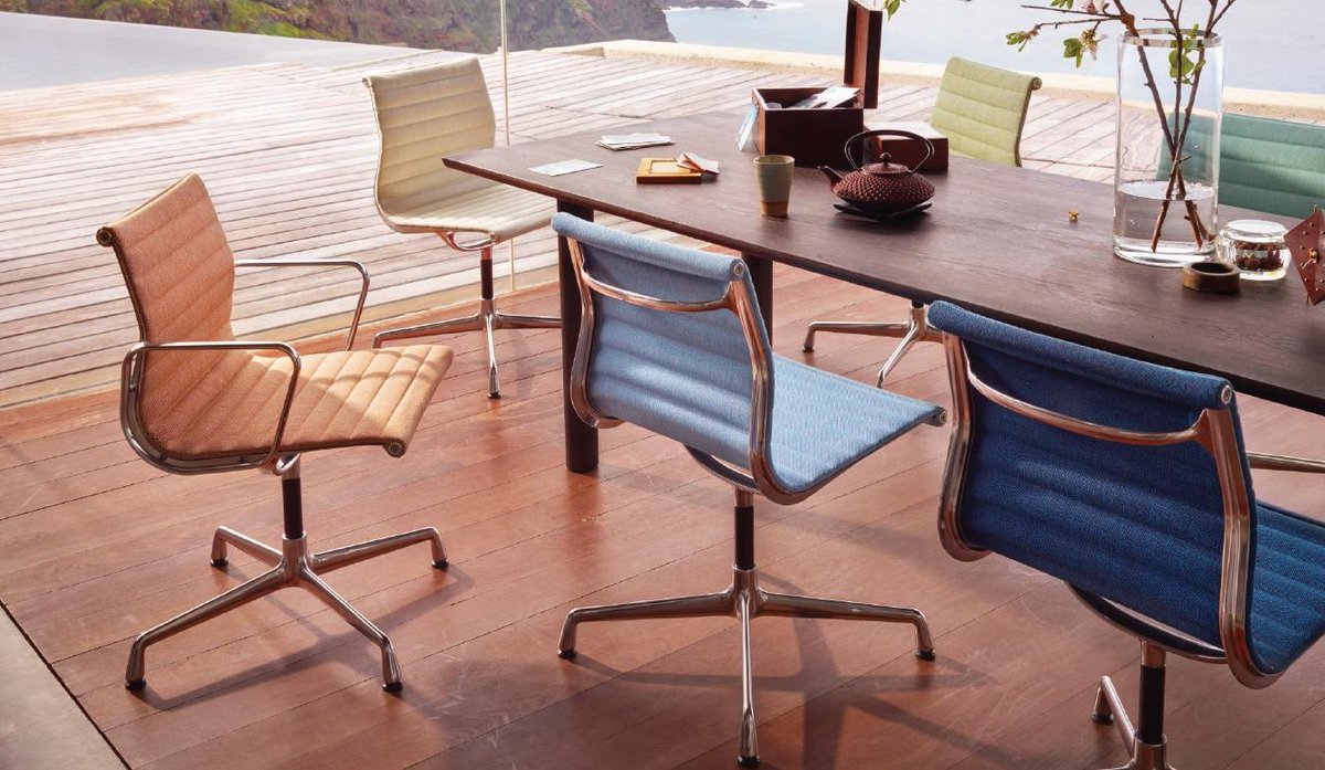 Thanks to the wide range of models, a variety of aluminium bases with a polished, chrome-plated or black powder-coated finish, and a selection of colours for fabric or leather upholstery, the Aluminium Group can be used in homes, offices  &amp; public spaces. vitra.eu/6Jz