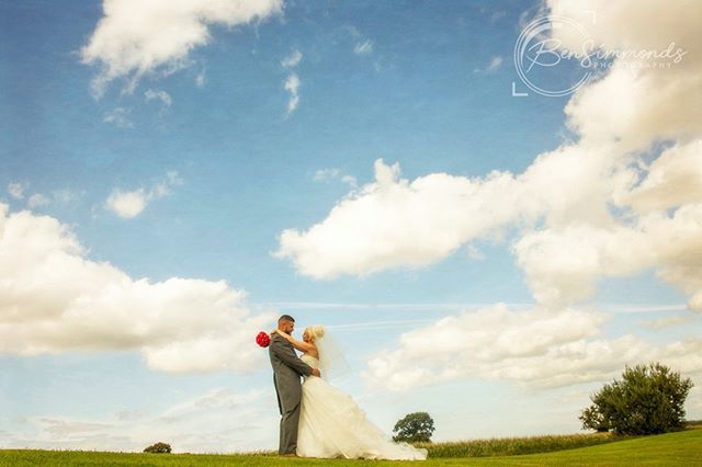 A beautiful image by Ben Simmonds Photography for Kim & Rich at Quantock Lakes 💚

#barn #wedding #venue in #somerset #bridebook #bridebookvenue #hitched #hitchedvenue #quantocklakes #midweekwedding #weddingoffer #somersetwedding