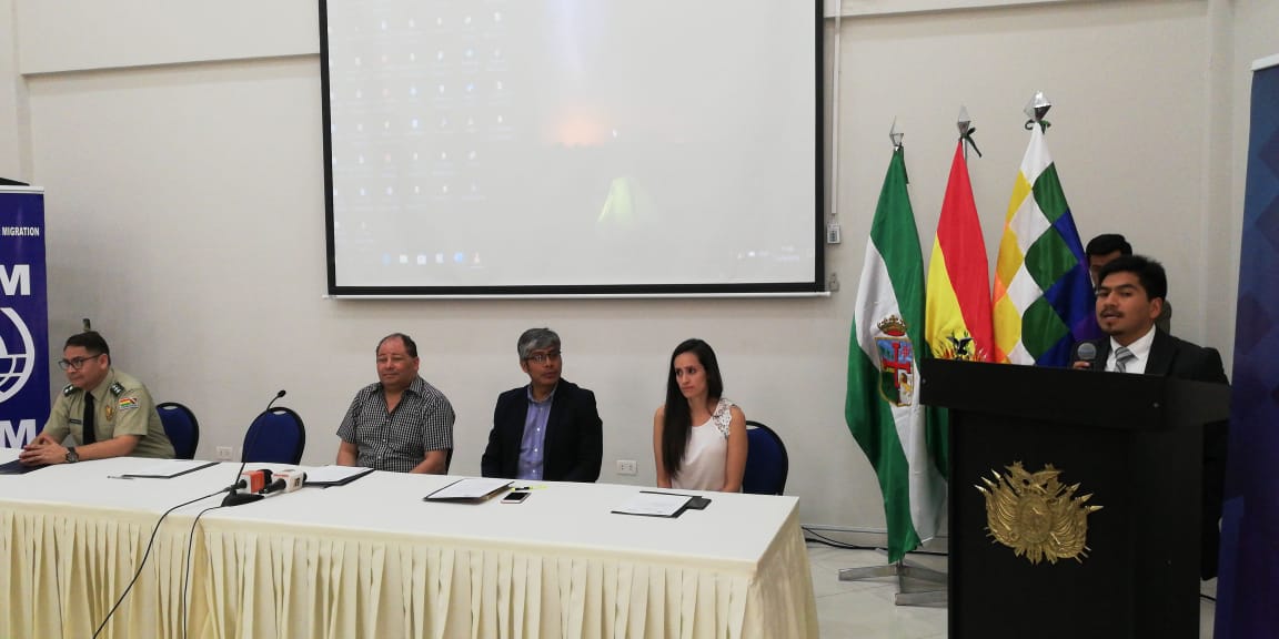 MindeGobierno's tweet photo. #HoracioCalle, Jefe de Misión de la @OIMSuramerica: "Debemos resaltar el gran compromiso que ha asumido el Estado boliviano contra la trata de personas. A partir de la Ley 263 el Gobierno ha tomado acciones para luchar contra estos delitos." https://t.co/KSqvFUJ0Da