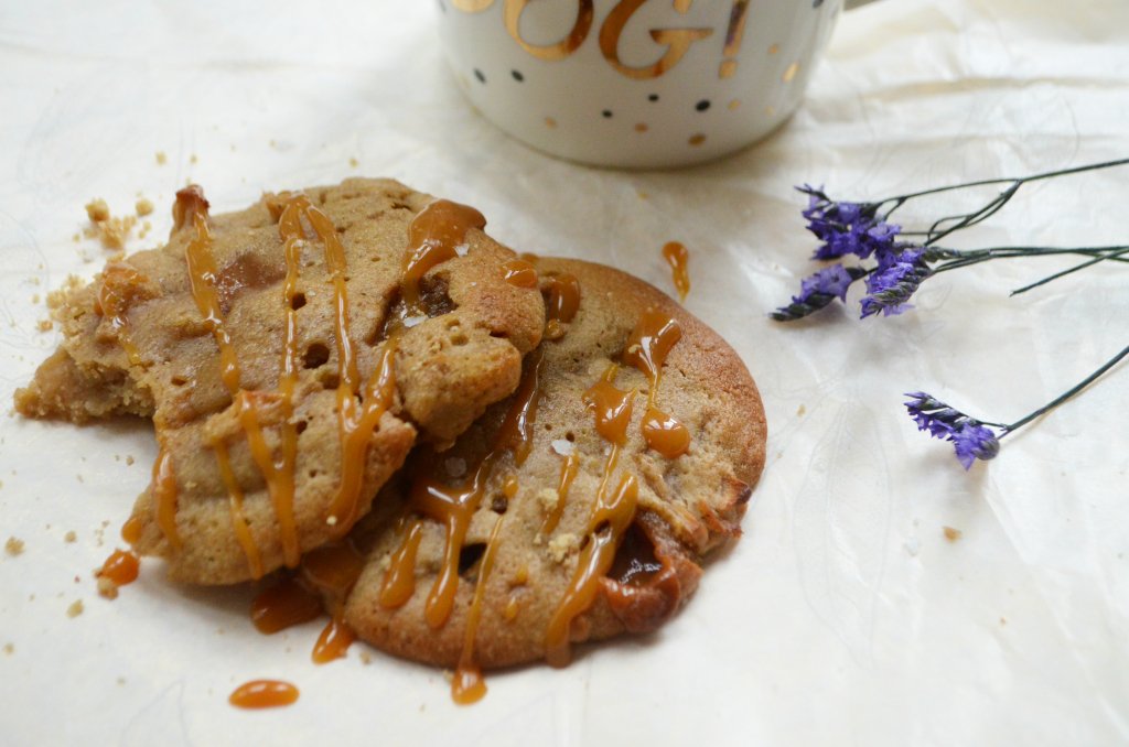 thecardiffcwtch's tweet photo. New Post: It's officially the first day of Autumn and the times for scoffing alllll the Autumn bakes - including these Toffee Apple Cookies! Fresh on the blog today :-) #fallbakes #bloggersblast @QualityBlogRT https://t.co/ClWtiXErQJ https://t.co/0WyITMPK1R