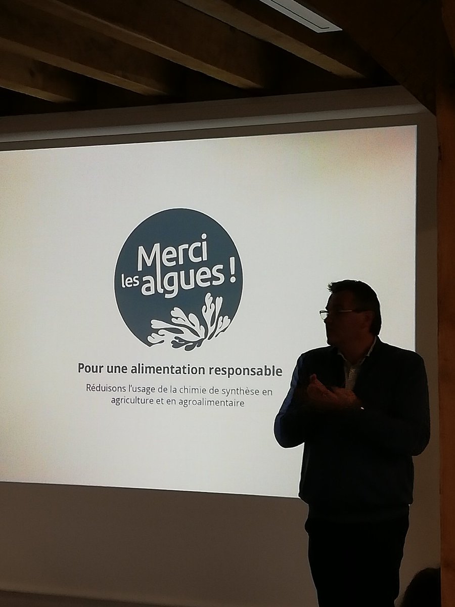 BzhAlgaeSchool's tweet photo. Rassemblement des fermiers Saga, GN' Solutions et Olmix à la School pour une alimentation responsable #MerciLesAlgues! #Olmix https://t.co/y5RrpZSiXb