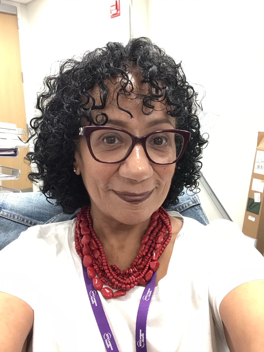 EyeCandi27's tweet image. Happy Monday 😘 Nothing but positive vibes and fabulous curls 🌀😁#devacurl #bemycurl #curlyhair #CurlyGirl #MondayVibes