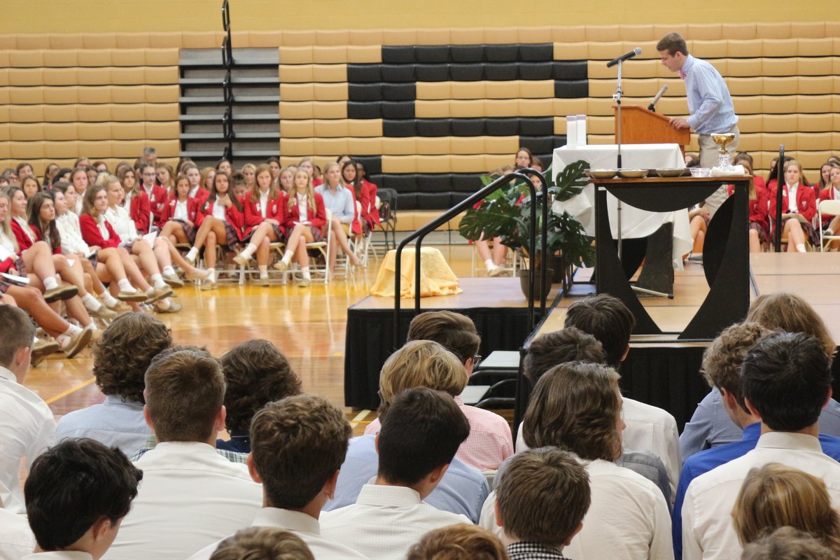 Thank you to <a href="/UrsulineSTL/">Ursuline Academy</a> for celebrating Heritage Mass with <a href="/vianneygriffins/">Vianney Griffins</a>. #GoLightYourWorld #HoldUsTogether