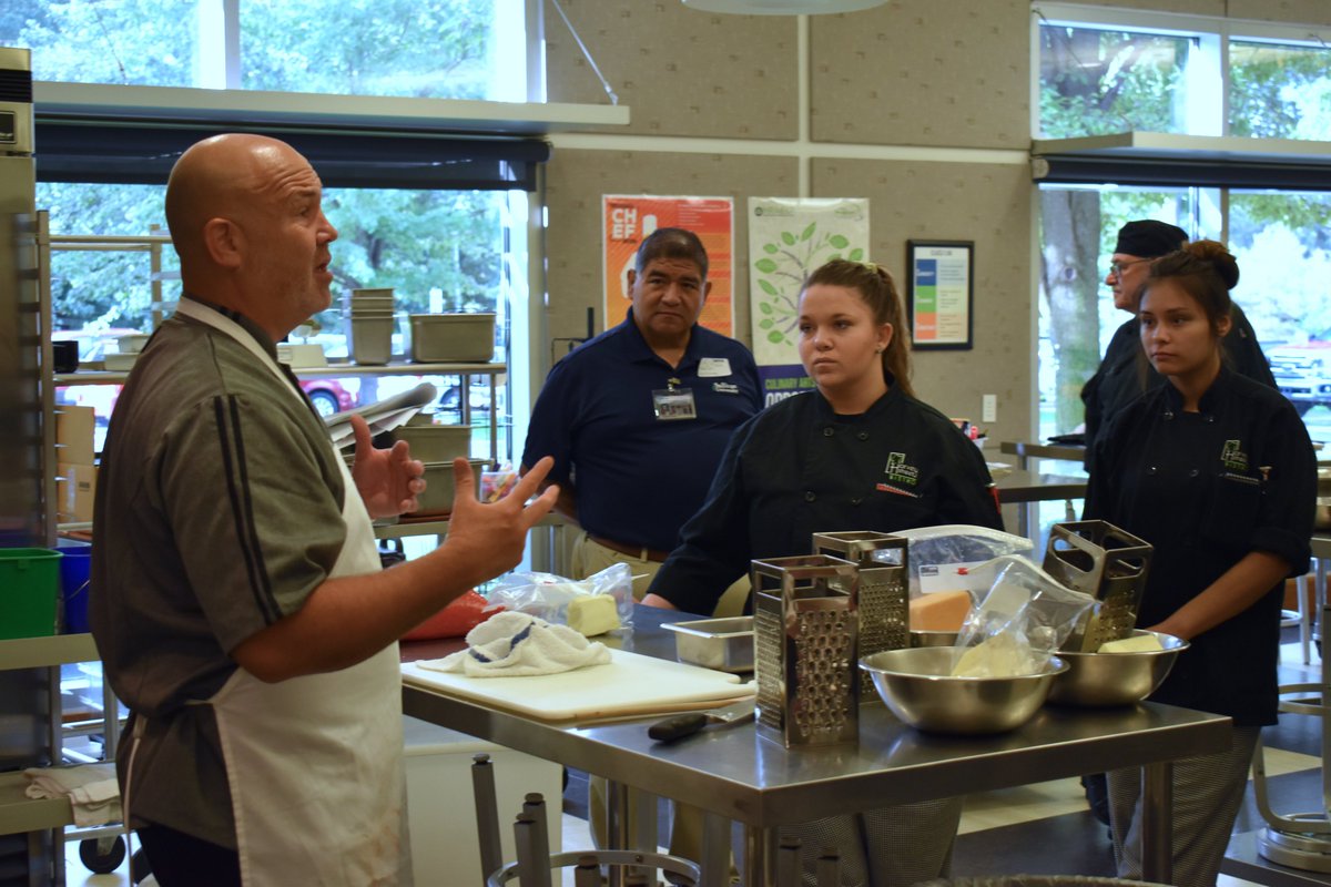 muskegonctc's tweet photo. Chef Mark Dorman from #SullivanUniversity is hosting cooking demos today in Hospitality & Food Management. https://t.co/bDQZDsQxdZ