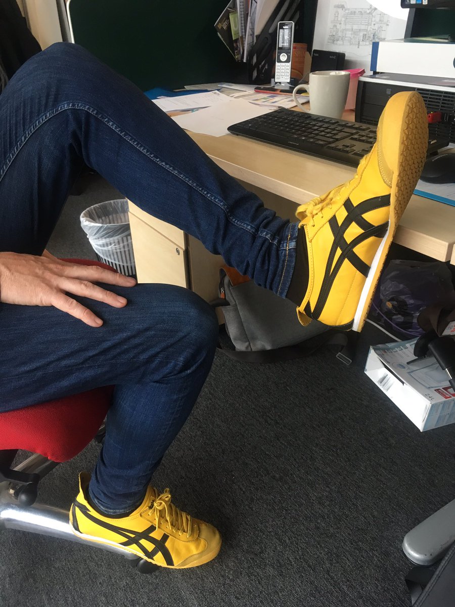 unitytheatre's tweet photo. Outstanding dedication to the #CreativeMembership brand today in the Unity office from @sophjonesdavies @GordonPMillar &amp; @rachaelmpalmer 👍  #trending #yellowandblack #fashionistas https://t.co/V4aczMc6fl