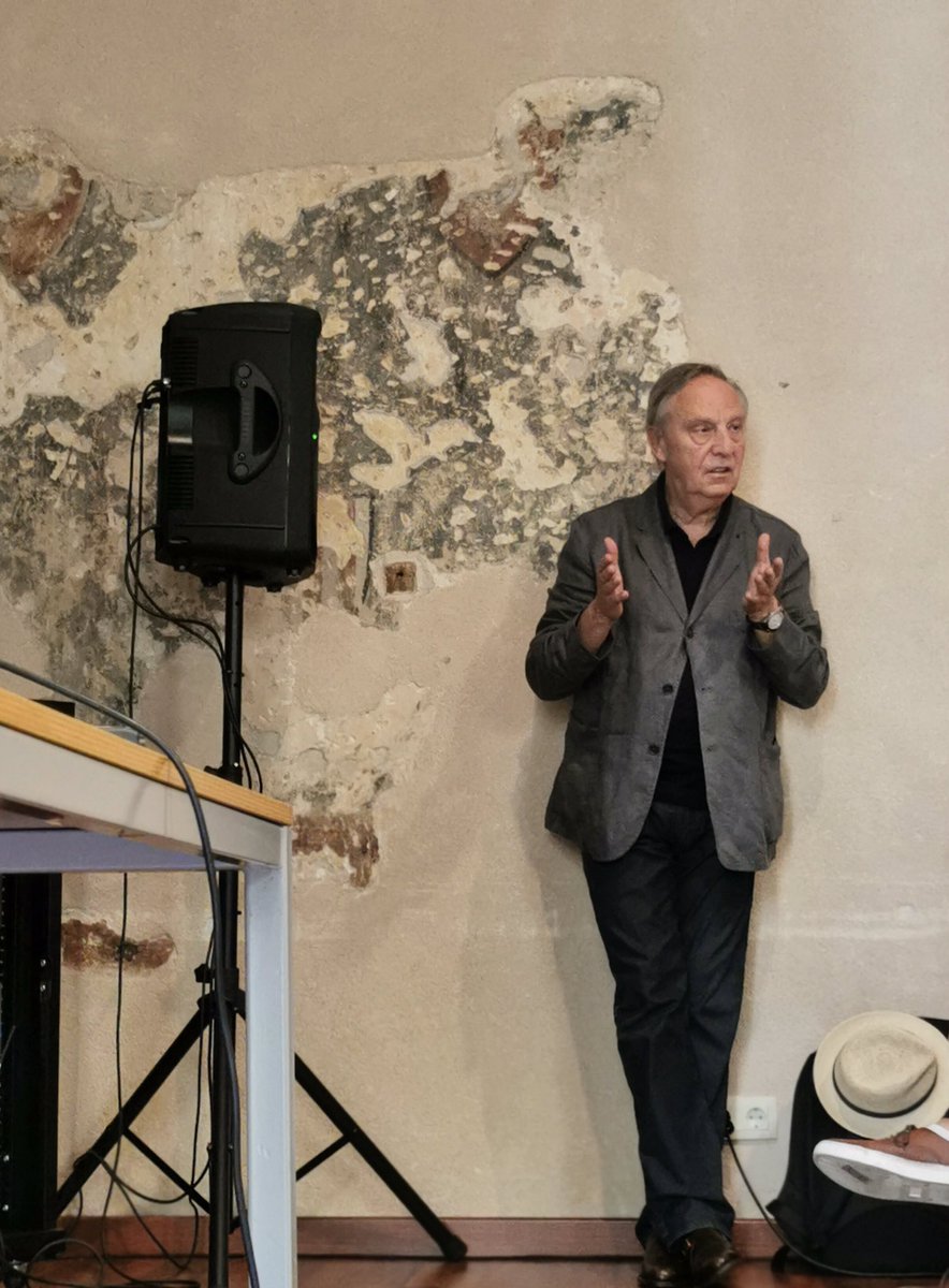 LycheeFilm's tweet photo. ♦️Hoy iniciamos el taller de guión impartido por Krysztof Piesiewicz en @patillimona 

📌Piesiewicz presta atención a la mirada documental y el momento histórico en esta primera sesión ⠀⠀⠀⠀⠀⠀⠀⠀⠀
#Piesiewicz #上海师大电影学堂 #liff2019 #lycheefilmfestival #guion https://t.co/i5KUuWWLAo