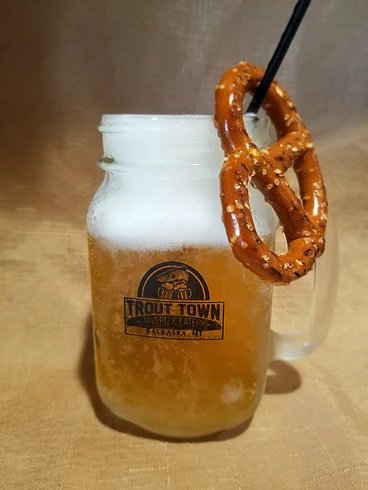 explore131N's tweet image. The Trout Town Tavern &amp;amp; Eatery has been serving up the best homemade plates in #Kalkaska for years now - a must stop if you are in the area! Learn more at: trouttowntavern.com #Explore131N #HomeCooking #Michigan