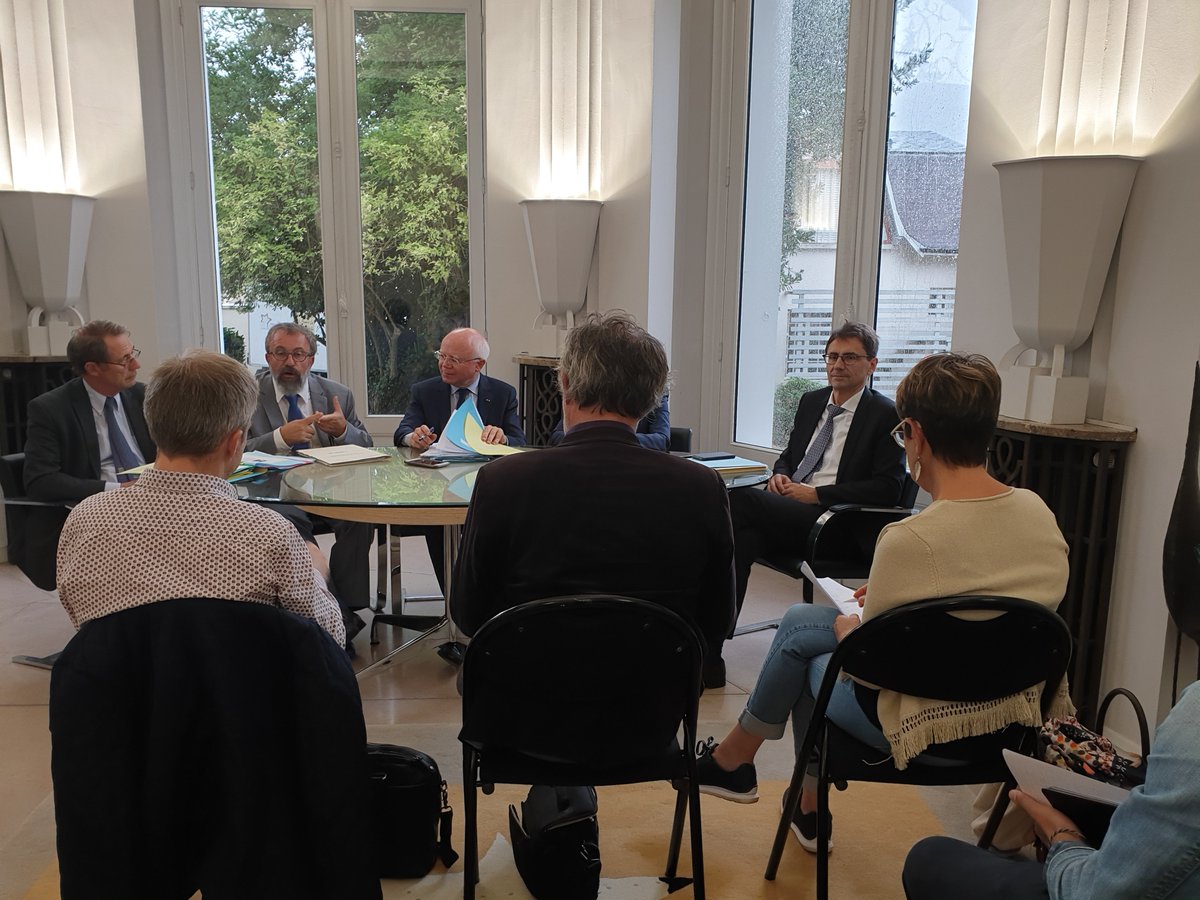 Conseil_Etat's tweet image. Le vice-président du Conseil d’État était aujourd'hui au tribunal administratif de Poitiers afin d'échanger avec les équipes de la juridiction, dresser le bilan de l'année écoulée et revenir sur l’engagement de chacun au service d’une justice toujours plus proche du citoyen.