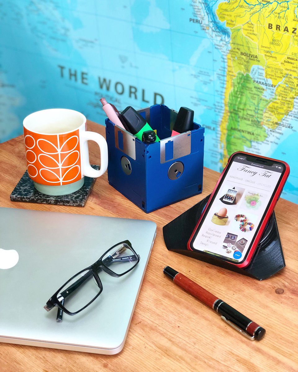 FancyTatCrafts's tweet photo. Now available via our Etsy shop - Unique, handmade and quirky vinyl phone stand. The perfect gift for music lovers, musicians, vinyl collectors and lovers of the unusual! #newonetsy #fancytat #vintagevinyl #vintagephonestand #phonestand #giftsformusiclovers #upcycle #thehouseofup https://t.co/F0vljU1yIU