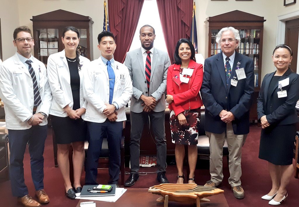 ZuckerSoM's tweet photo. "Being a part of @ASAMorg Hill Day showed me the power of being an advocate & how taking the extra step can influence patients' health for the better on a much larger scale." -Daniel Cheng, MS2, on attending #ASAMHillDay. #HUWorldChanger https://t.co/Yc80xYMBfF