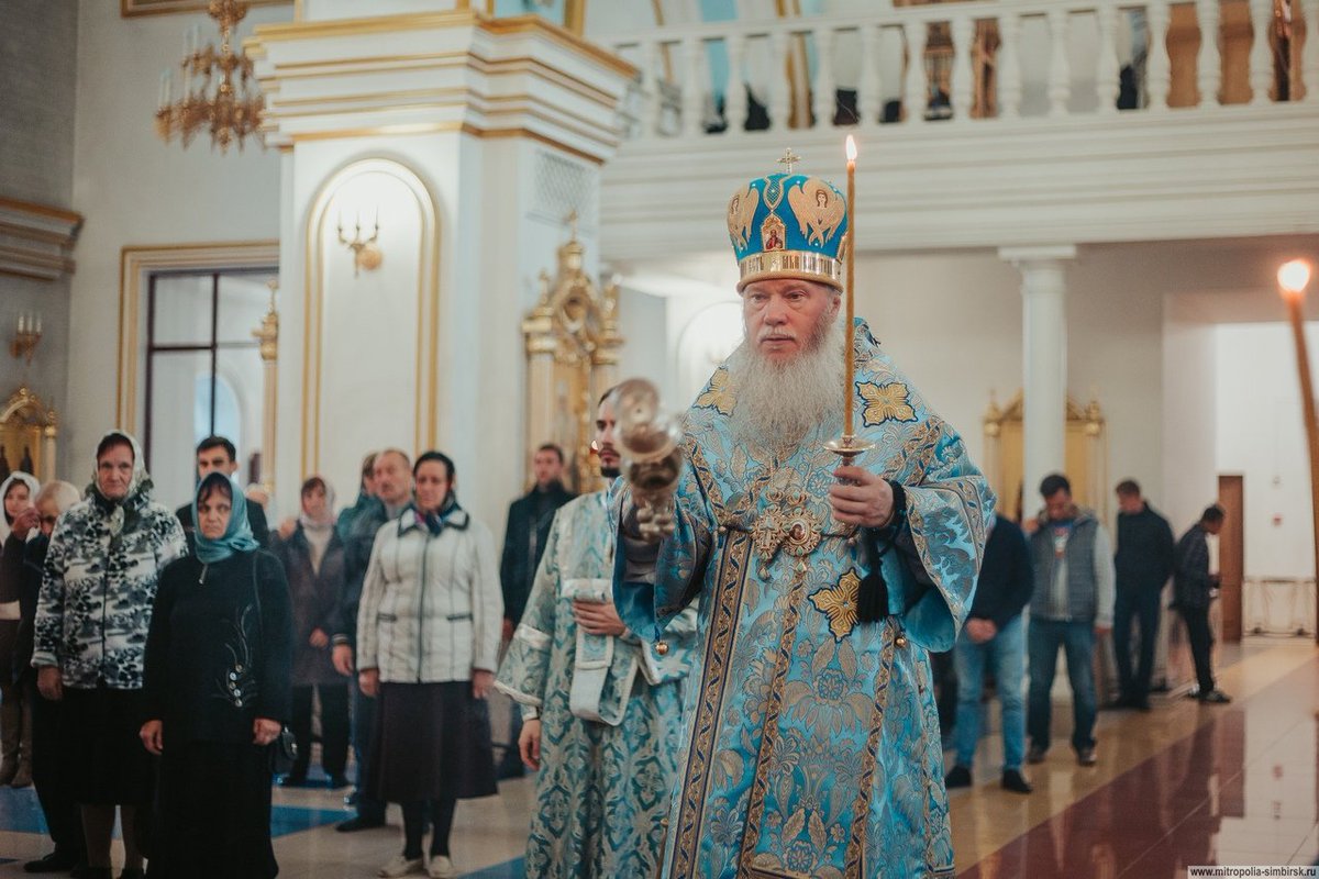 Simbmit's tweet image. 24 сентября, во вторник,  архипастырь совершит вечернее богослужение во Всехсвятском храме. Начало в 17-00. 
25 сентября , в среду, в  Отдание праздника Рождества Богородицы там же владыка Иосиф возглавит Литургию. Начало в 9-00.