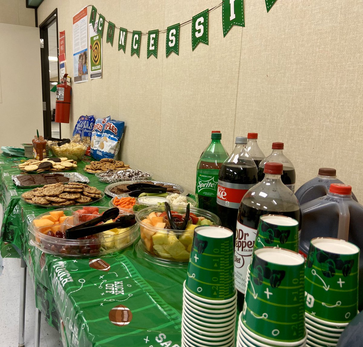 NOELCBE's tweet photo. TREAT DAY! Thank you PTO #CBE https://t.co/xdUMNeznnr