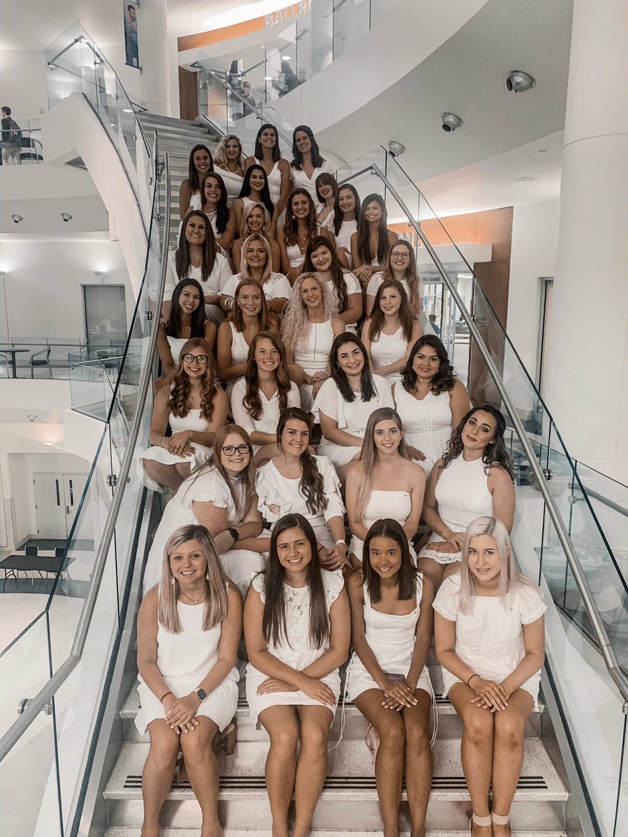 Happy MYSTIC BOND MONDAY to our amazing NMC ‘19!! We can’t wait to get know all of you more and more. Stay tuned for New Dove Friday to find out more about our New Members! 🌟