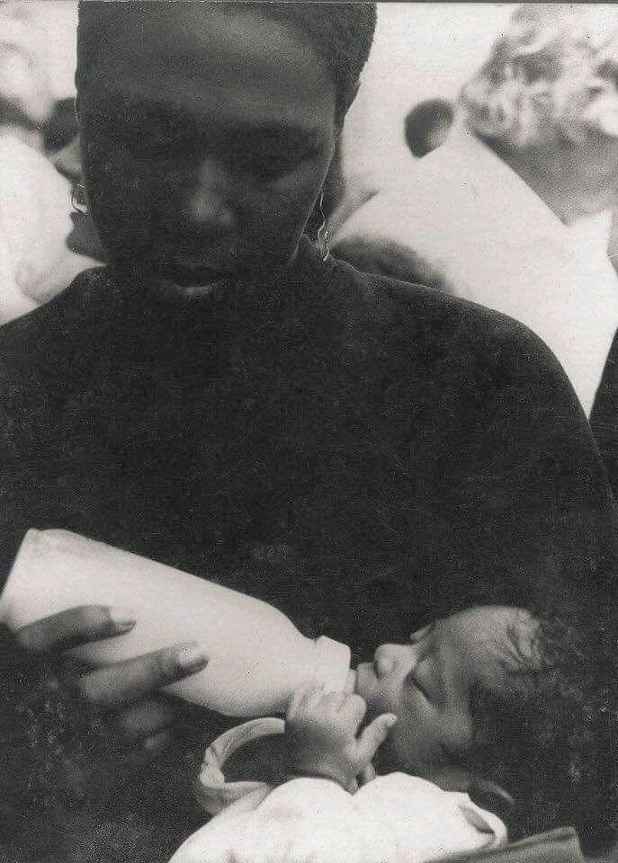 GWANJEZ's tweet photo. Afeni Shakur feeding baby Tupac ♥️ https://t.co/gLHKSwYrT6