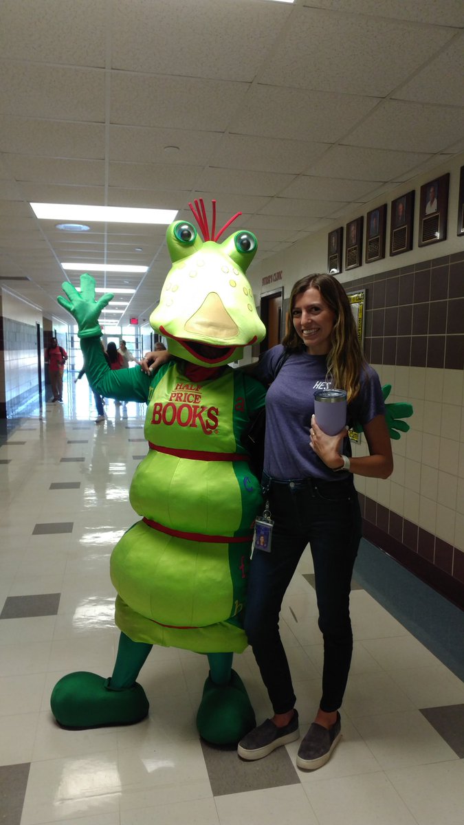 You never know who you may see at #gcli2019 <a href="/halfpricebooks/">Half Price Books</a> <a href="/EarlyGcisd/">GCISD EARLY CHILDHOOD</a> #hessoars <a href="/MissKaraHES/">Kara Smith</a>