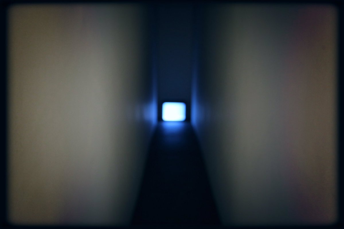 ... into the blur ... #tv #installation #art #artwork #museum #explore #exhibition #hamburgerbahnhof #berlin #mood #atmosphere #blue #dream #mystery #blur