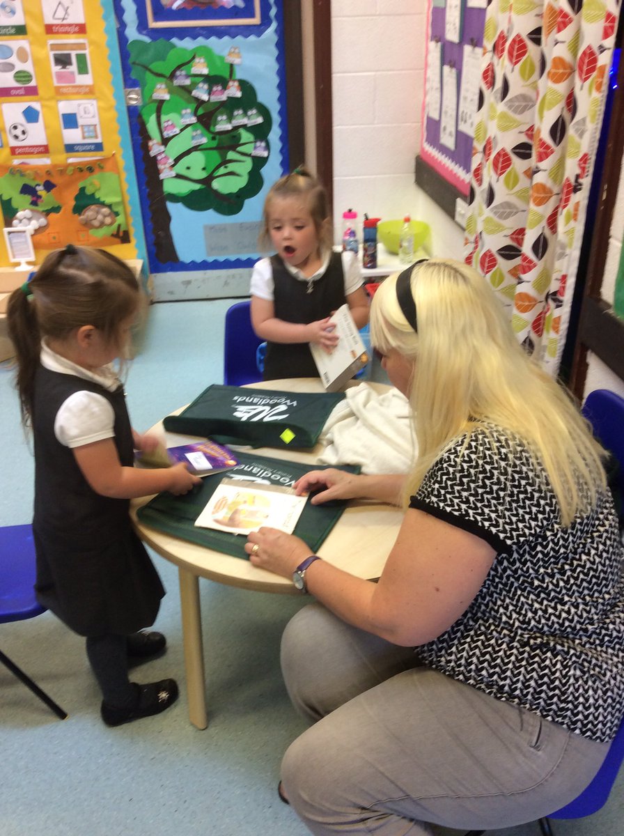 WoodlandsPriAc's tweet photo. Today was our first #reading session at the end of the day for Reception. Lots of #Parents came in to read with their children. Donβt forget read and sign your childβs diary every day for a certificate, 10 dojos and a prize.#successfulstudents #everyoneengaged @SouthPennine https://t.co/9TIn31iYhO