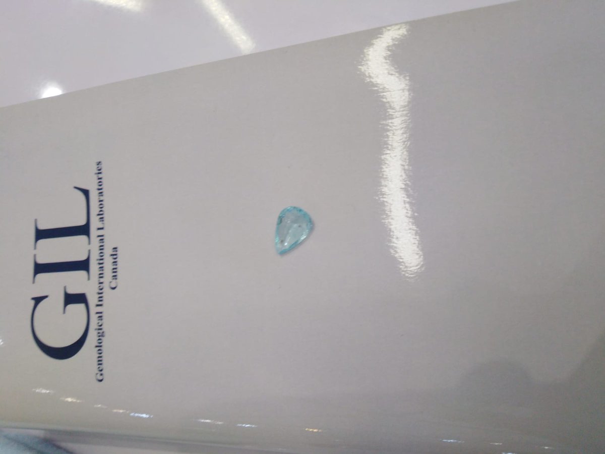 Natural paraiba tourmaline 1.45 carats. Available now!! Shipping Worldwide. Message me for Purchase or Details 💚💚

#paraibatourmaline #gemstone #gems #jewelry #jewelrydesigner
#gem #sparkly #shopping #ring 
#shopping