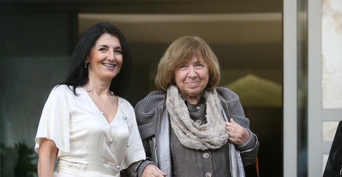 CA_Ita's tweet photo. Celebriamo i 20 anni di @pordenonelegge - kermesse culturale svoltasi dal 18 al 22 settembre - festeggiando insieme alla scrittrice Svetlana Aleksievič vincitrice del premio "La Storia in un romanzo 2019" Crédit Agricole #FriulAdria https://t.co/O7FB6RZnj7