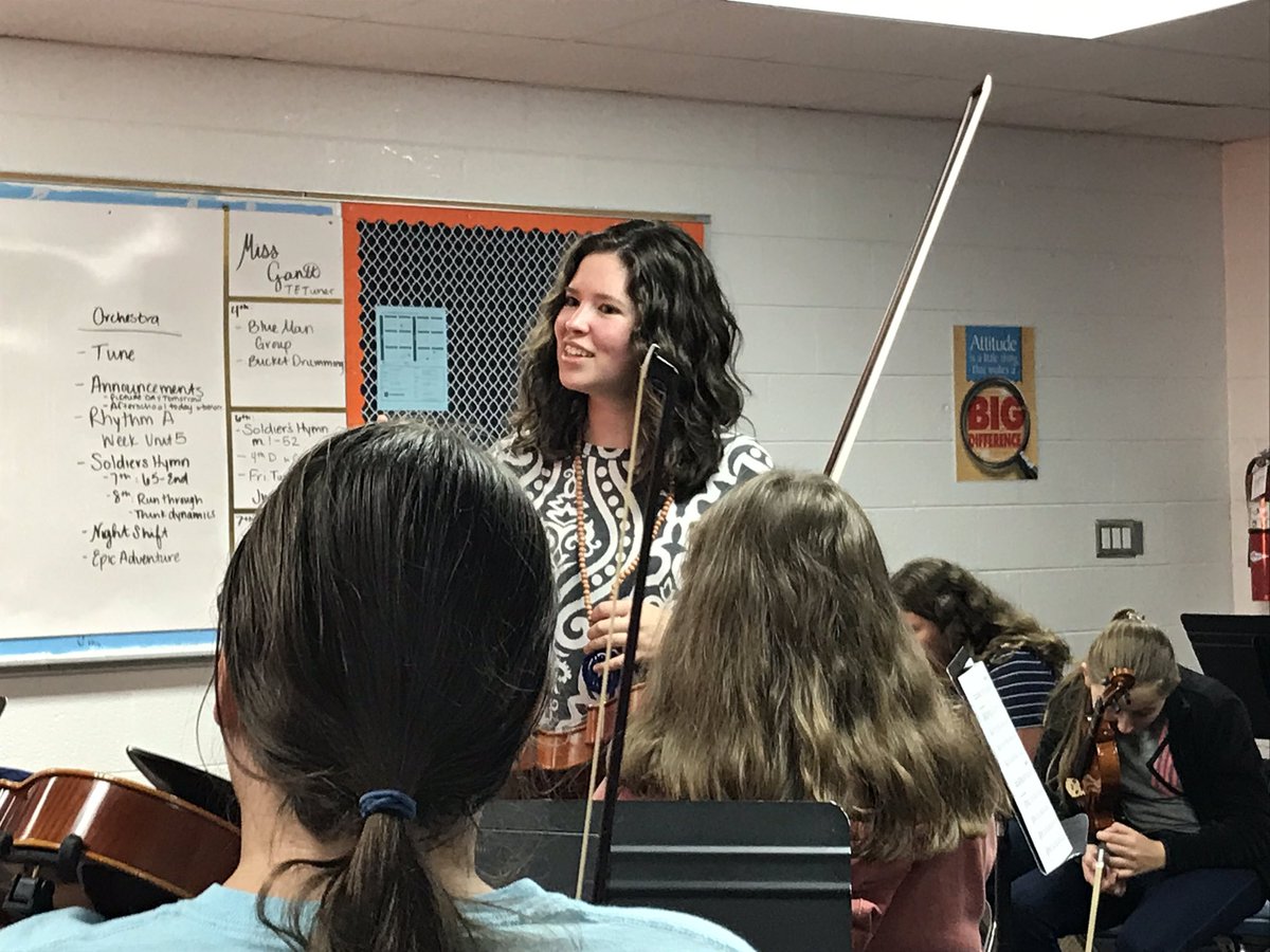 McswainCrystal's tweet photo. 🎼 Great things happening in our #Year1Spart1 teachers’ classrooms @spartanburgone. Way to go, Miss Gantt.”Soldiers Heart” is beautiful @RonWGarner #relationshipsmatter @McswainCrystal https://t.co/Bq9qpm23eZ