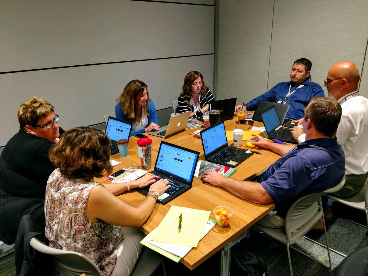 GPAEA's tweet photo. Keokuk, New London, & North Mahaska engage in team time at the NPSI Conference! @iowa_aea #aeaprep https://t.co/bySNxK20wT