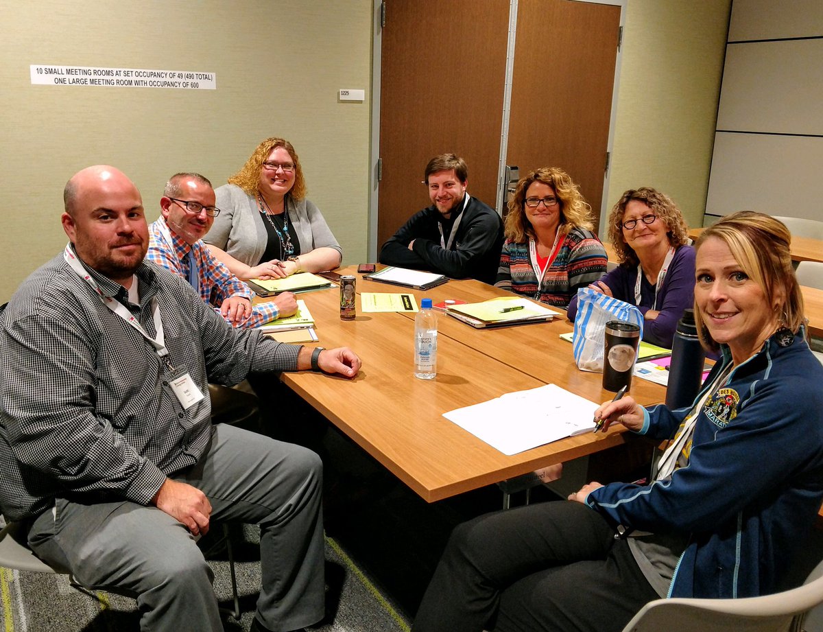 GPAEA's tweet photo. Keokuk, New London, & North Mahaska engage in team time at the NPSI Conference! @iowa_aea #aeaprep https://t.co/bySNxK20wT