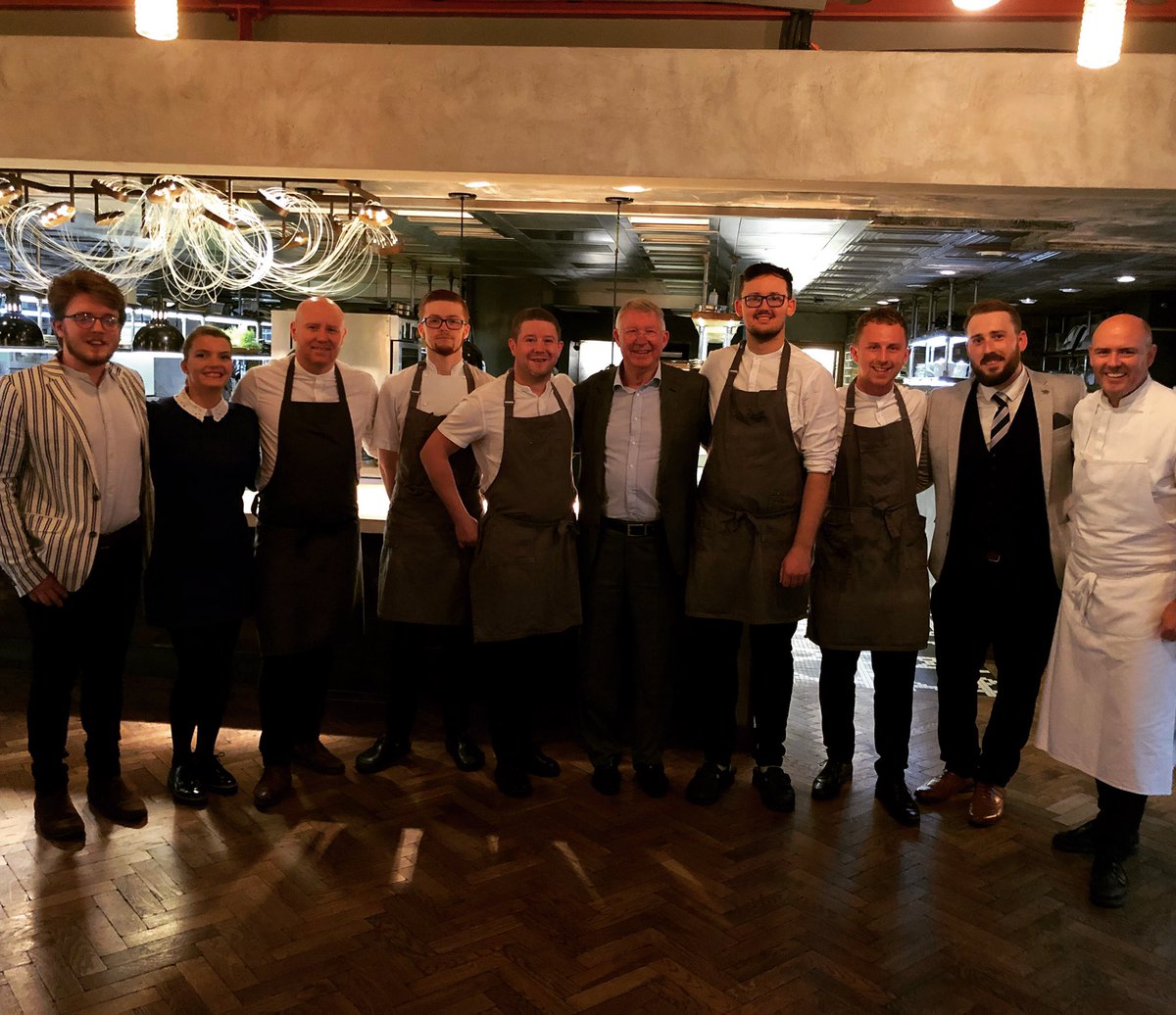 What an honour to cook for this legend tonight. Sir Alex Ferguson #fergietime