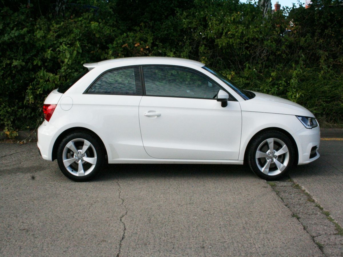 nedpotterbeech's tweet photo. 2017 Audi A1 TFSI SPORT 3-Door
JUST £11,695

* Make: Audi
* Model: A1
* Body: Hatchback
* Colour: White
* Mileage: 14,965
* Engine: Petrol
* Gearbox: 6-Speed
* Engine Size: 1395cc

💻 https://t.co/F83dHqAN9i
☎️ 01432 270200
📍 Beech Business Park, Tillington Road, HR4 9QJ https://t.co/yr8m9nQQ2y