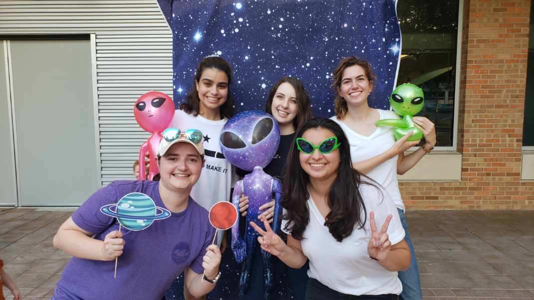UTAerospace's tweet photo. Our #UTAustin student chapter of @AIAA kicked off the fall semester this past Friday on the new ASE plaza with a community cookout and games while also welcoming new students and catching up with old friends. Looks like a great time was had by all!🤘 https://t.co/k6GRwn1Cf9