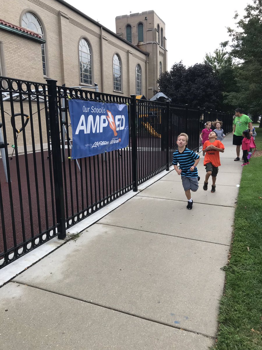 aguinaga_jen's tweet photo. Sor Juana Elementary @AMPED #GettingAMPED goes into week 2 of our AMPED mornings. We are loving it and so are parents! https://t.co/iQWoqfv3Vz