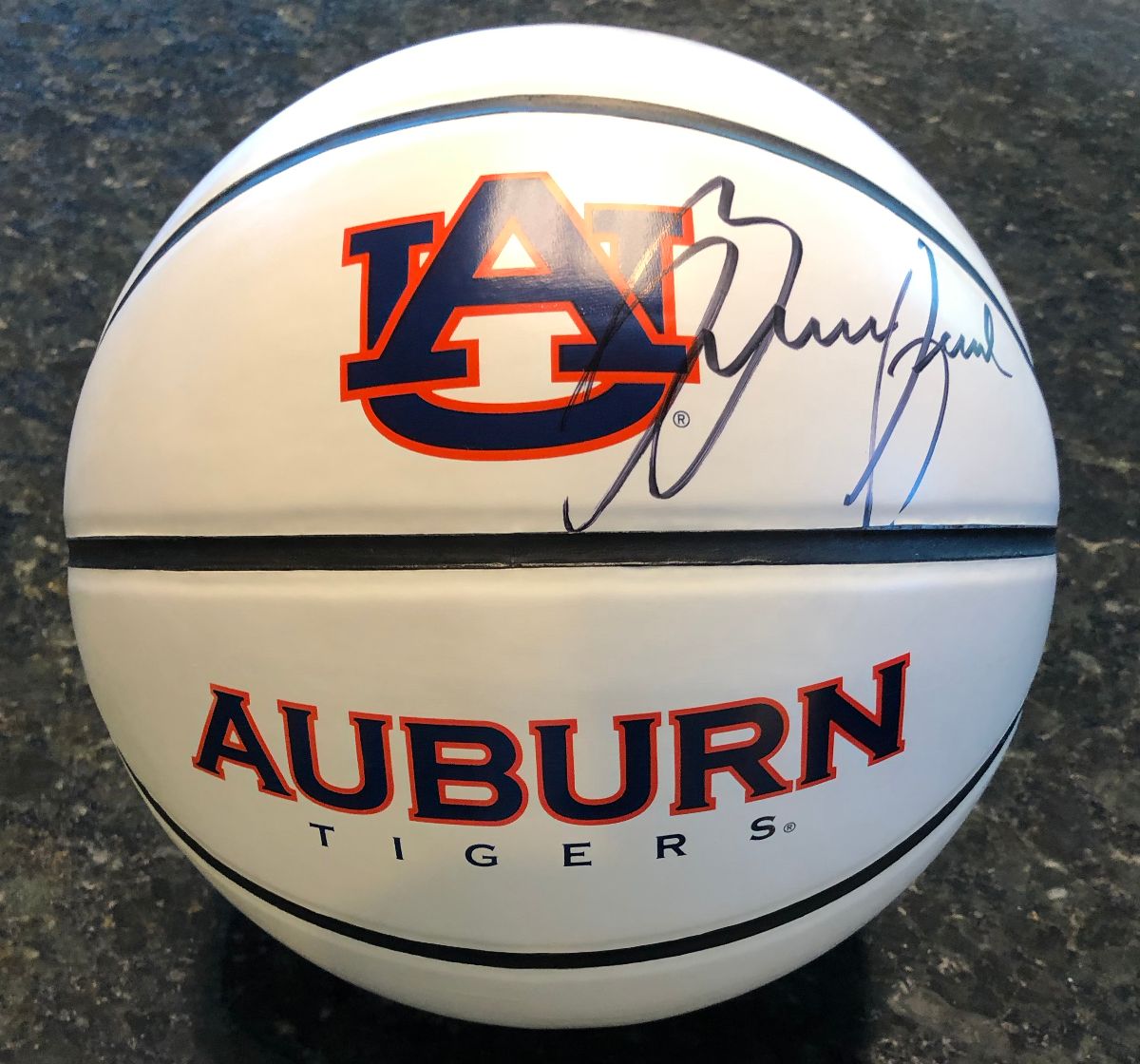Coach Bruce Pearl led Auburn to the Final Four for the First Time in 2019! We have Bruce Pearl autographed Auburn Tigers logo basketballs! - mailchi.mp/nikcosports.co… #CoachPearl #AuburnBasketball