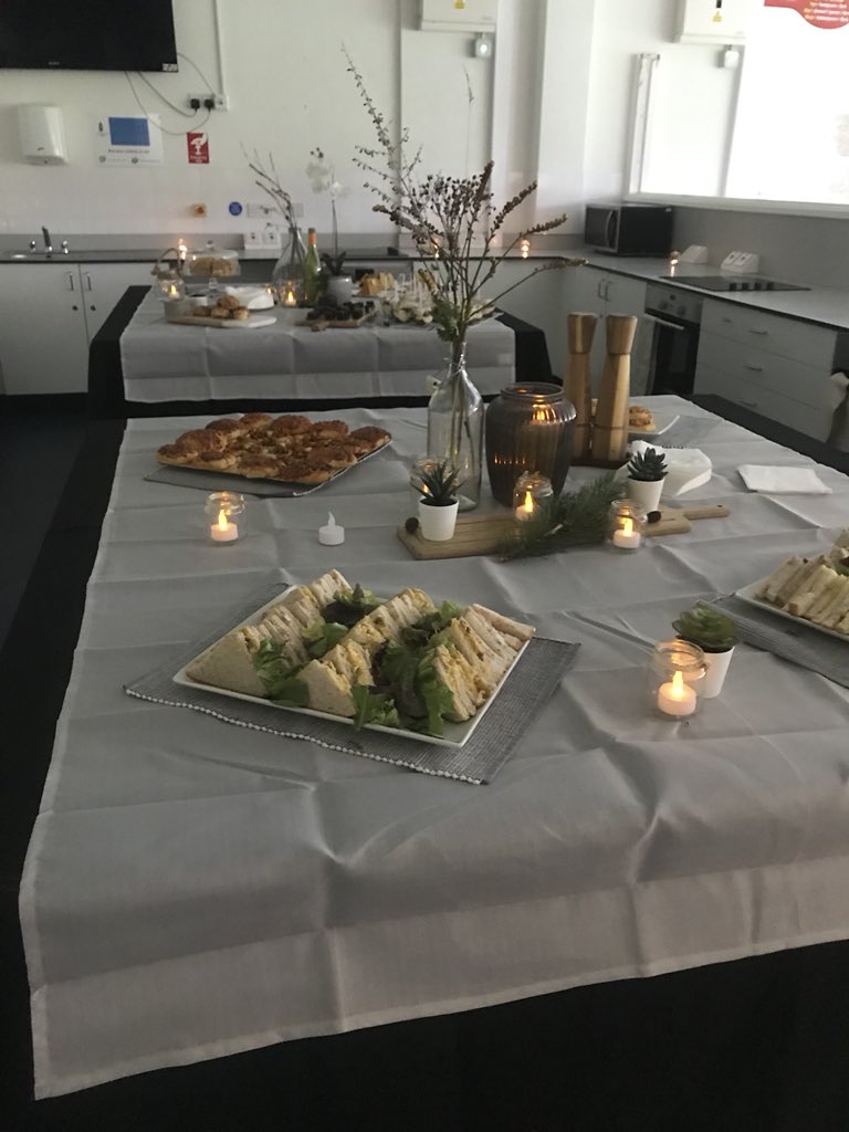 EssaHealth's tweet photo. The cooking department have been busy providing multicultural foods from around the world this opening evening. In celebration of #internationallanguagesweek @EssaHumanities 🇮🇹🇳🇪🇵🇹🇪🇸🇬🇧👨🏻🍳🌮🥙🥗 https://t.co/evXMFQg7LR