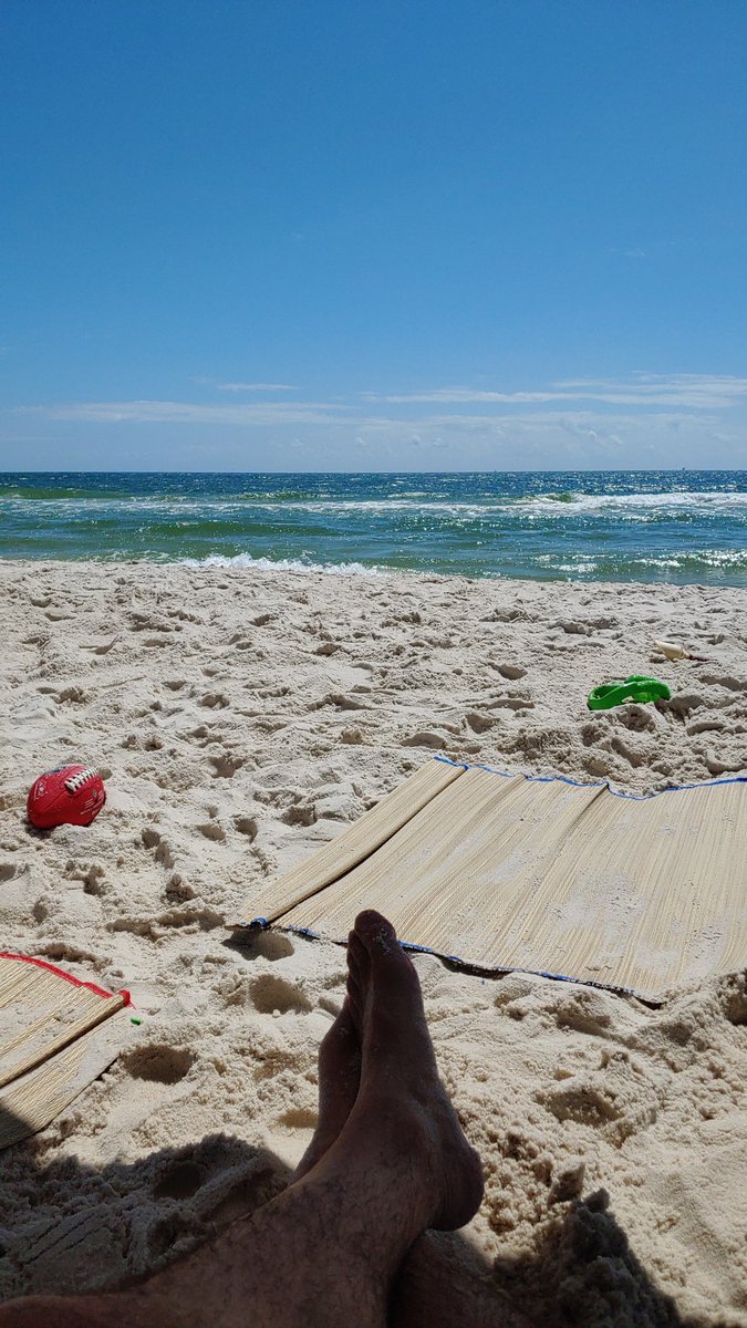 Tiki_Tyme's tweet photo. #FirstDayofFall The best way to start fall! #bestofalbeaches #keeponsummering @visitalbeaches https://t.co/4xbBtaZYTq