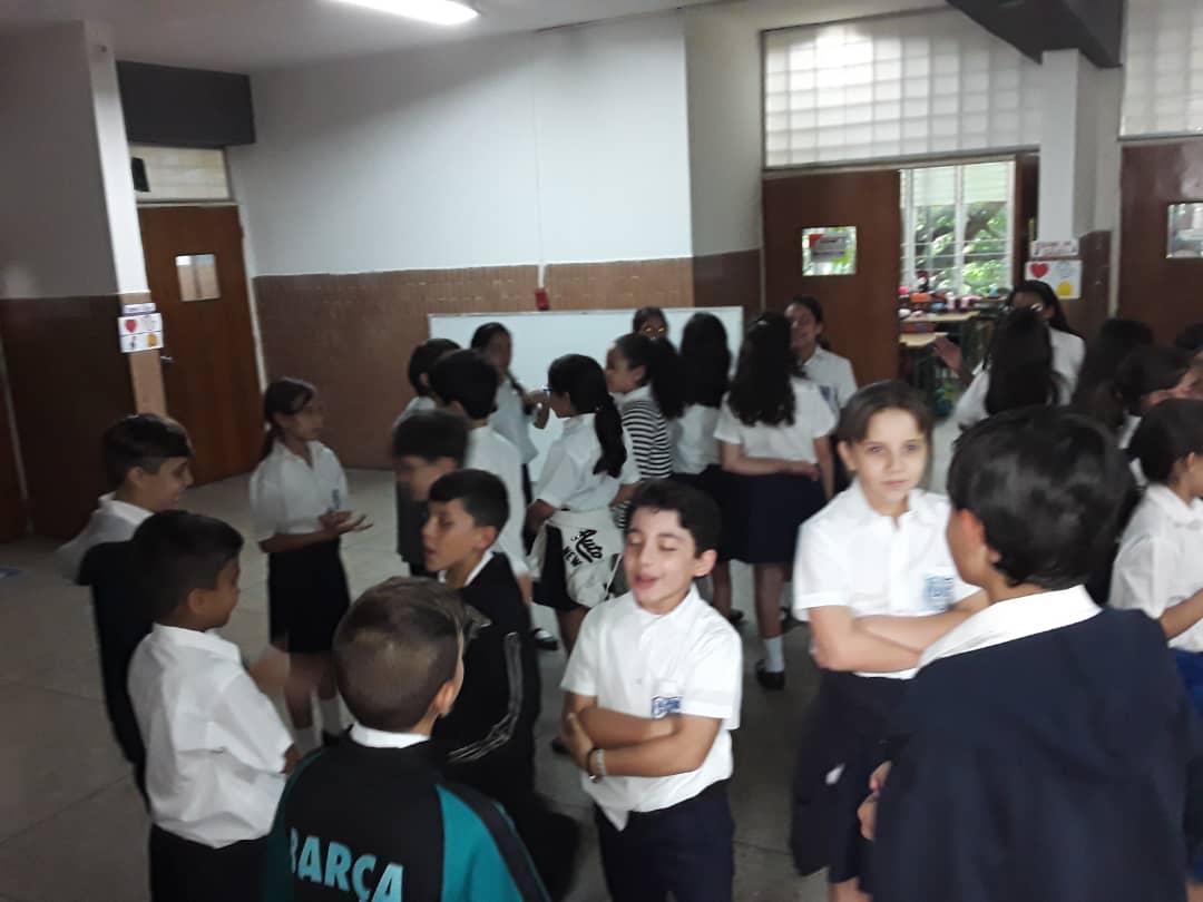 CRAjuanito's tweet photo. 5to grado en su primer día de clases @colegiojuan23 @sedejuanito https://t.co/rdNARVnxEy