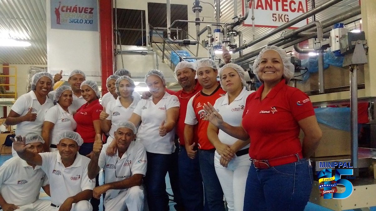 DianaIndustrias's tweet photo. Con amor, alegría y compromiso diariamente los trabajadores y trabajadoras de @DianaIndustrias siguen produciendo por una Patria Productiva @MinppalOficial. https://t.co/t056omGWTT