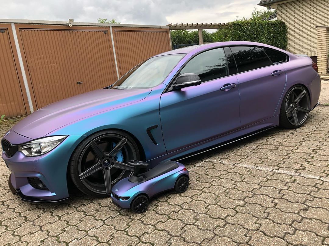 orafolwraps's tweet photo. We don't ride solo 😎
_
Material: #ORACAL #970RA
Color: 319M, Matte Ultramarine Violet Shift Effect
Installer: @breit_n_blech_wrapping
Owner: @gc440i 
Wheels @mbdesignwheels 
_
#ORACAL970
#CustomWraps
#CarWraps
#VehicleWraps
#VinylWraps
#BMW440i 
#GrandCoupé https://t.co/7FXyoGlMBa