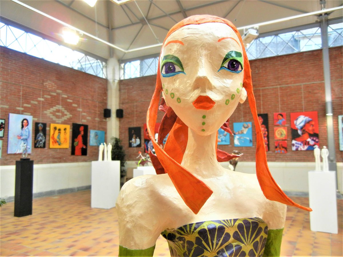 Belle exposition d’œuvres de Gaëlle Perrotin à #Châteaubriant au marché couvert jusqu'au 25 septembre avec l'Atelier 25 cutt.ly/ww1yOp4