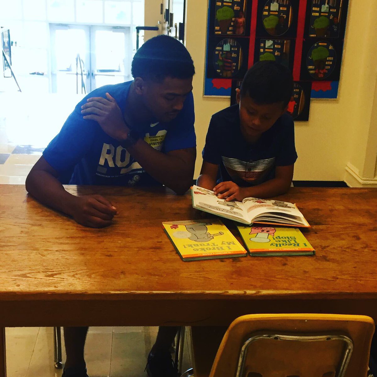 Runnin_Royals's tweet image. Today was our first Reading Royals Day at Waterman Elementary. Big Thanks to everyone involved in this becoming a reality, our student athletes had a great time!#morethanjustathletes #biggerthanbasketball #TogetherAs1