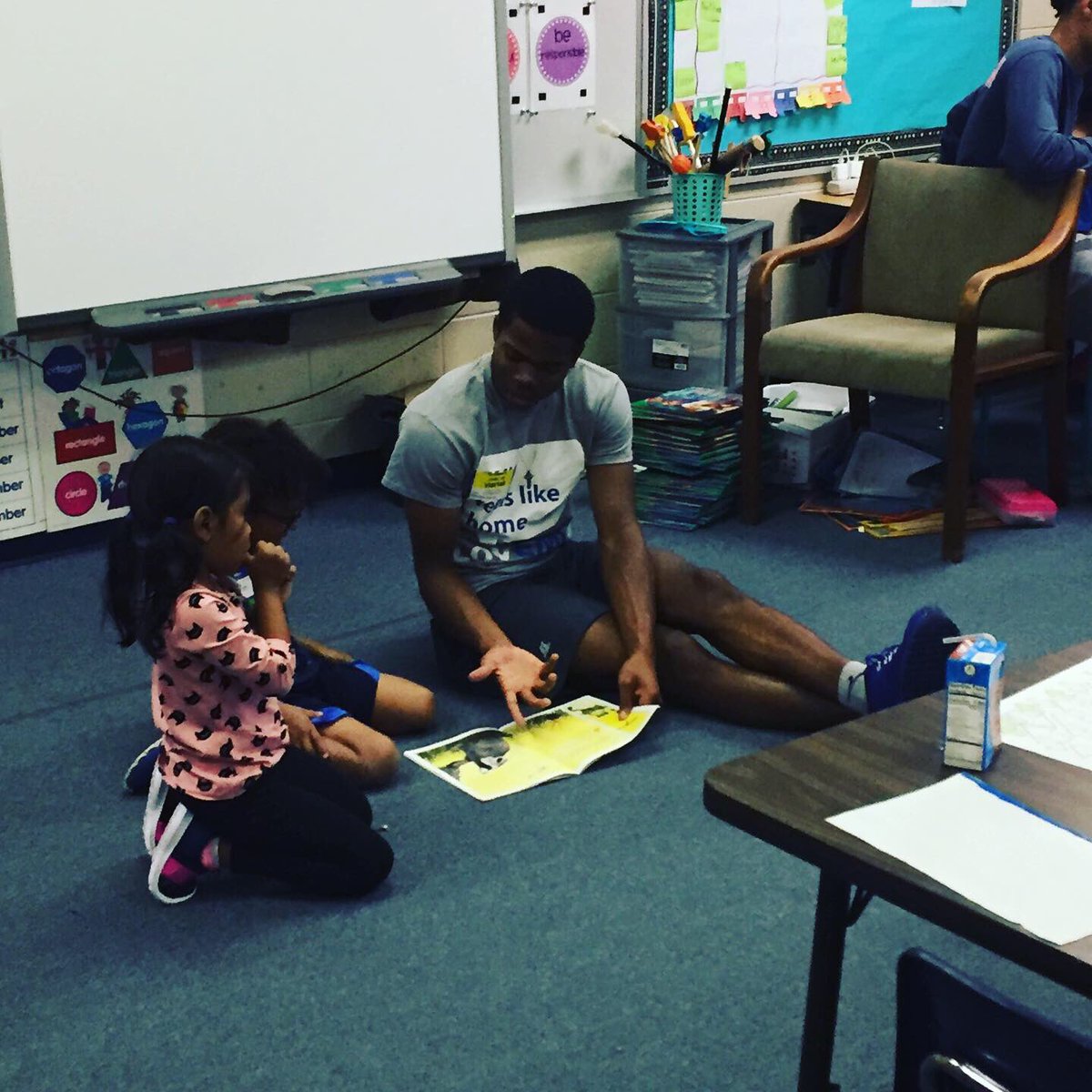 Runnin_Royals's tweet image. Today was our first Reading Royals Day at Waterman Elementary. Big Thanks to everyone involved in this becoming a reality, our student athletes had a great time!#morethanjustathletes #biggerthanbasketball #TogetherAs1