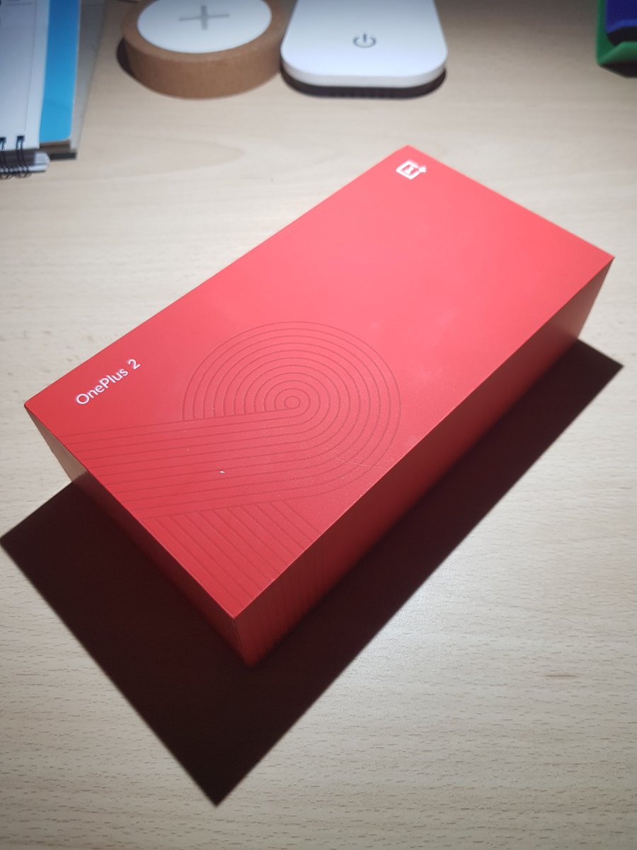 W84Mate's tweet photo. @PeteLau Simmilar to my #OnePlusTwo case https://t.co/6CshtCqk0I