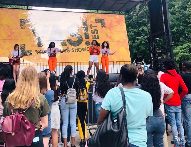 TeensInThePark's tweet photo. Check out 📸 & 📹from this weekend's #TIPFest stage at @ChicagoDCASE's #YASFest at @Millennium_Park in our story on the Instagram page 'ChiTeensinthePark.' Give us a follow at https://t.co/fiPPluqzqs #TeensinthePark https://t.co/1oRinkkm6D