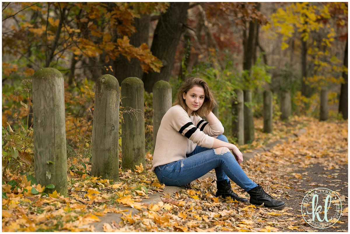 klphotodesign's tweet photo. Happy First Day of Fall!! Haven't done your senior photos yet? It's NOT TOO LATE! I've still got openings in IA, MN and CO for sessions. Openings for family photos too. Let's chat! https://t.co/kUwWZwV6qC