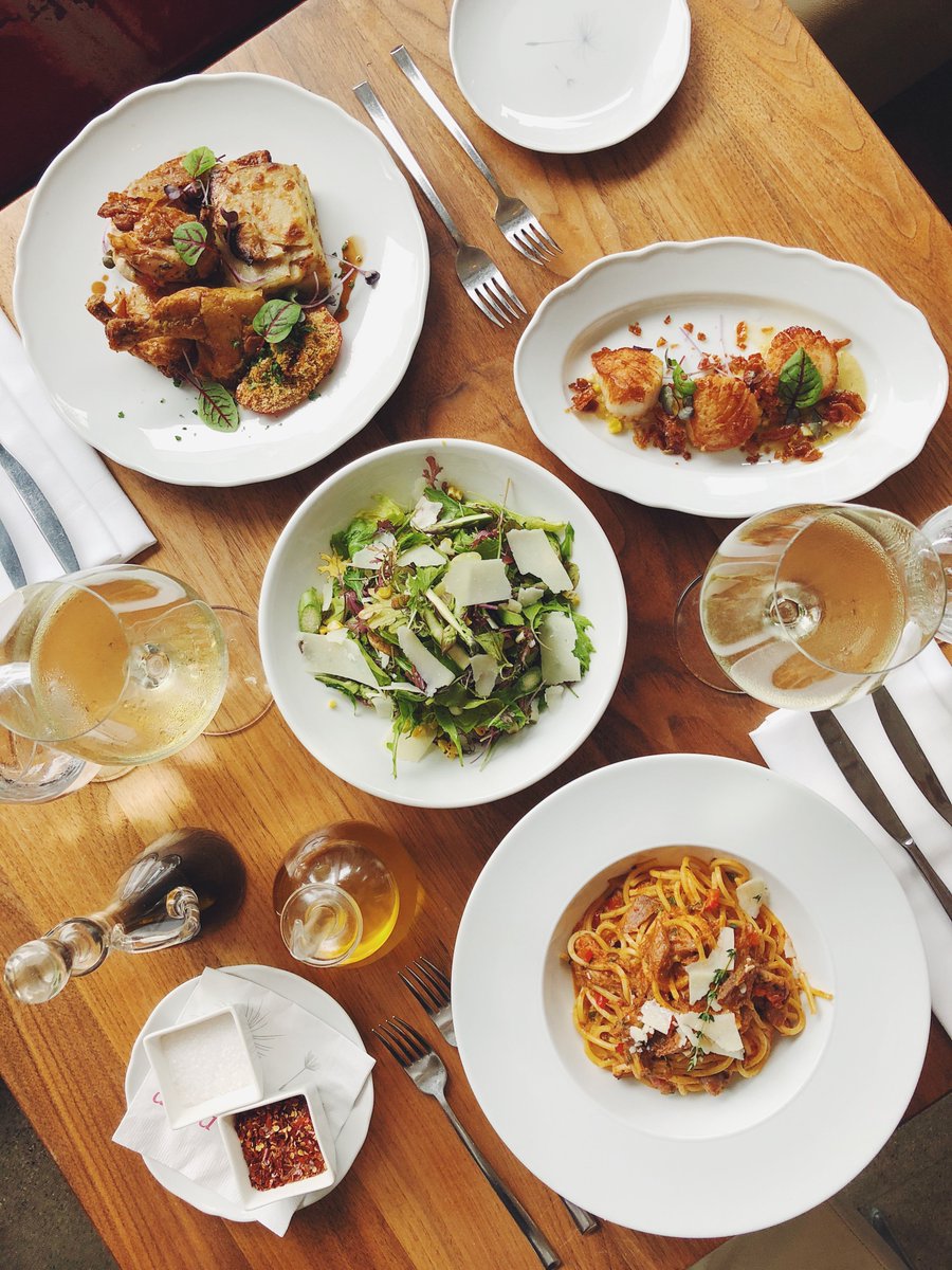 The first day of fall means that our menu is about to see some changes 🍃🍂🍁 

Come in and get cozy with us 🍷
#torontofinedining